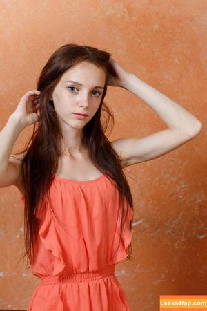 ShowyBeauty photo #1175