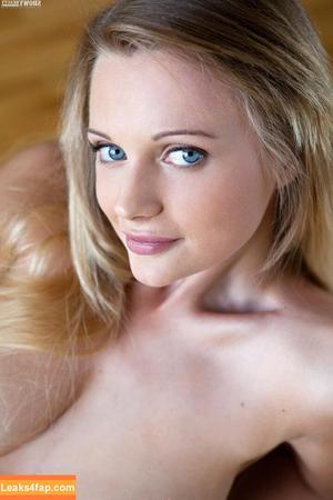 ShowyBeauty photo #1308