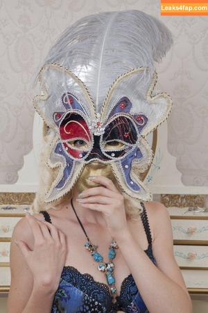 ShowyBeauty photo #1555