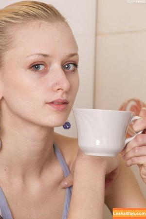 ShowyBeauty photo #1565