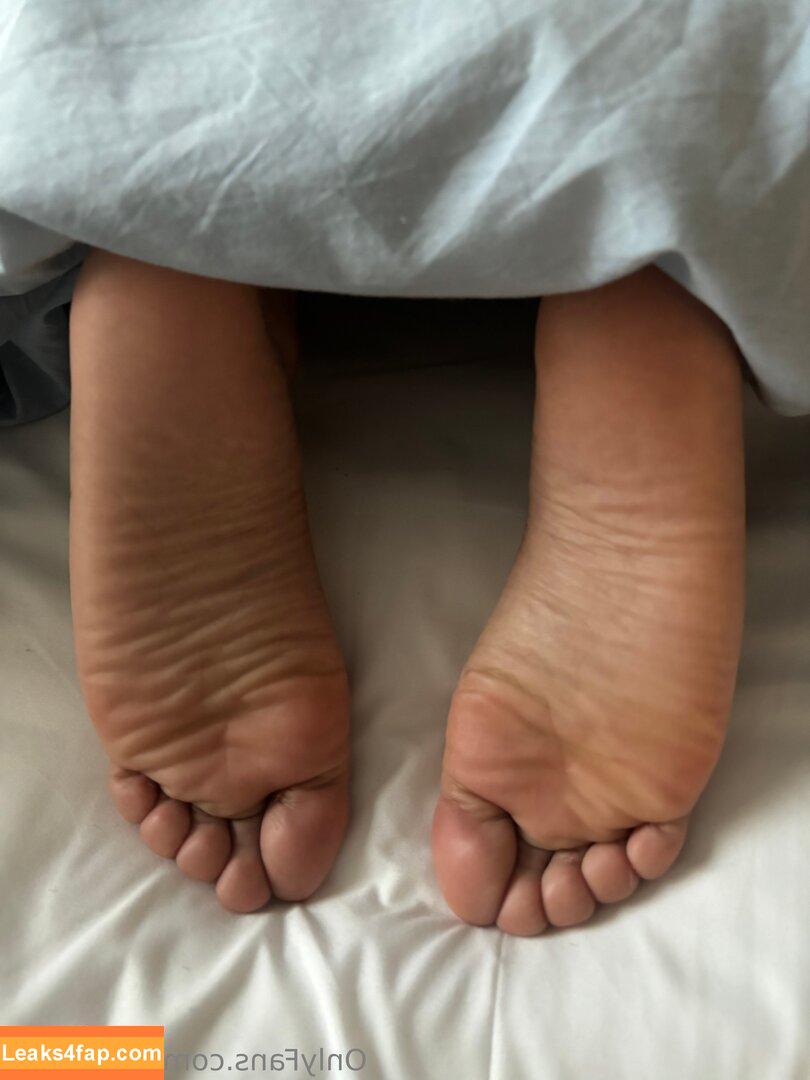 shys.soles / _shy.soles leaked photo photo #0002