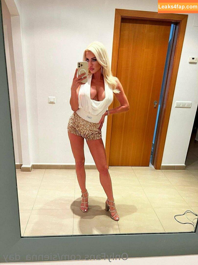 Sienna Day / Allysin Kay / adayinsienna / https: / siennamaegomez leaked photo photo #0121