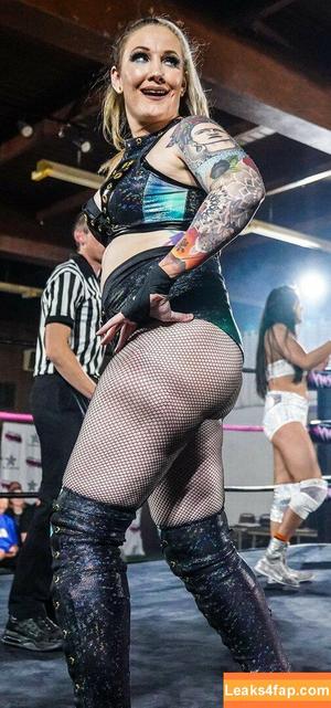 Sienna Day photo #0136