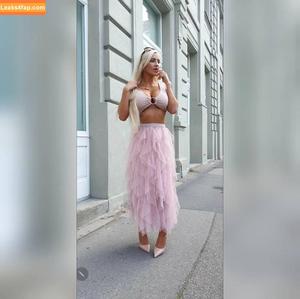 Sienna Day photo #0239