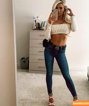 Sienna Day photo #0250