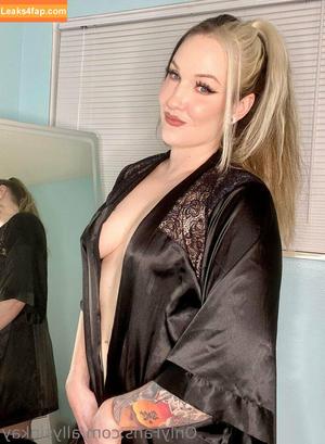 Sienna Day photo #0414