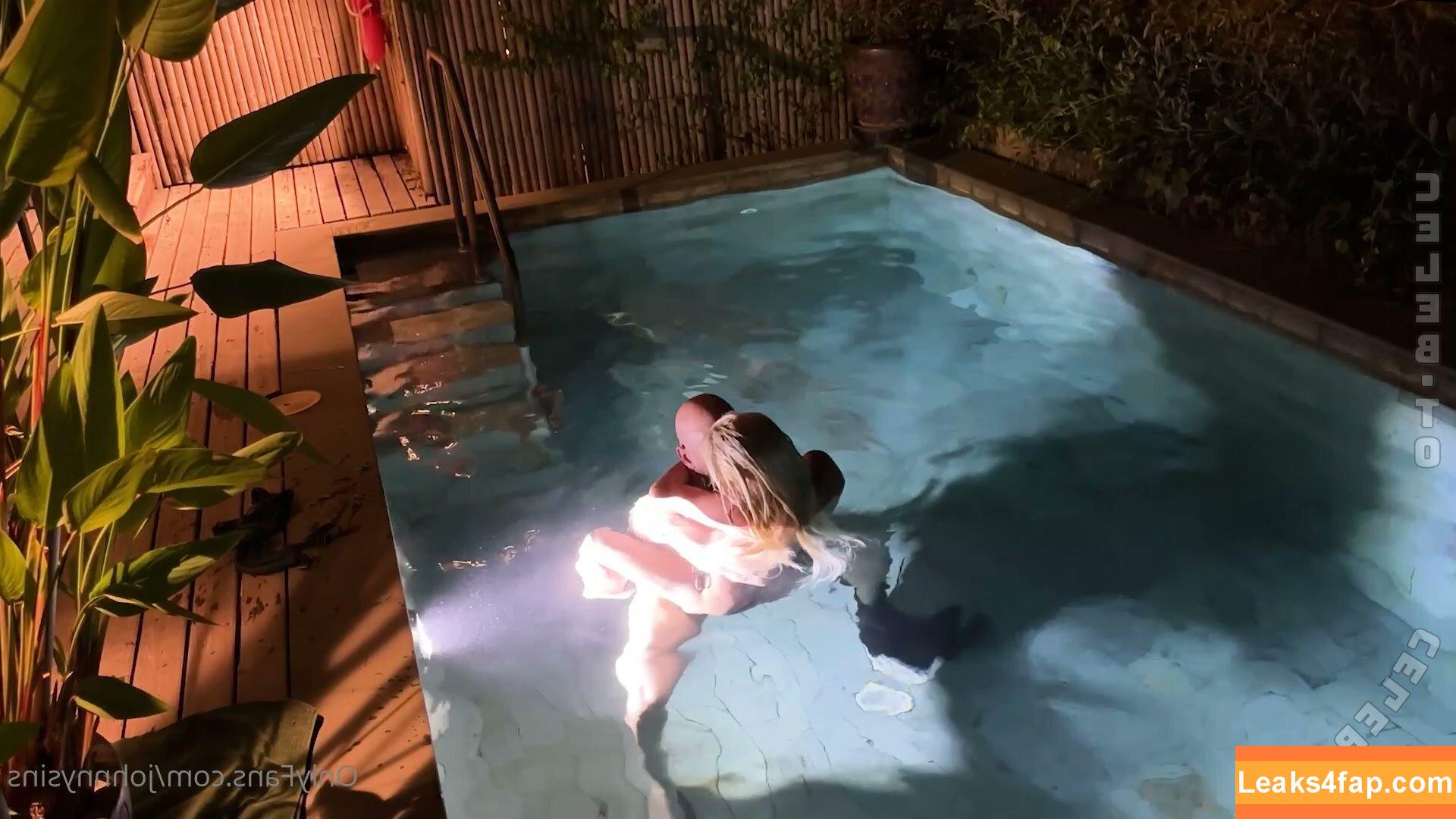 Sienna Day / Allysin Kay / adayinsienna / https: / siennamaegomez leaked photo photo #1033