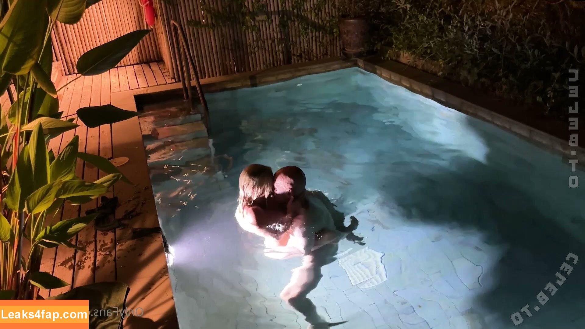 Sienna Day / Allysin Kay / adayinsienna / https: / siennamaegomez leaked photo photo #1036