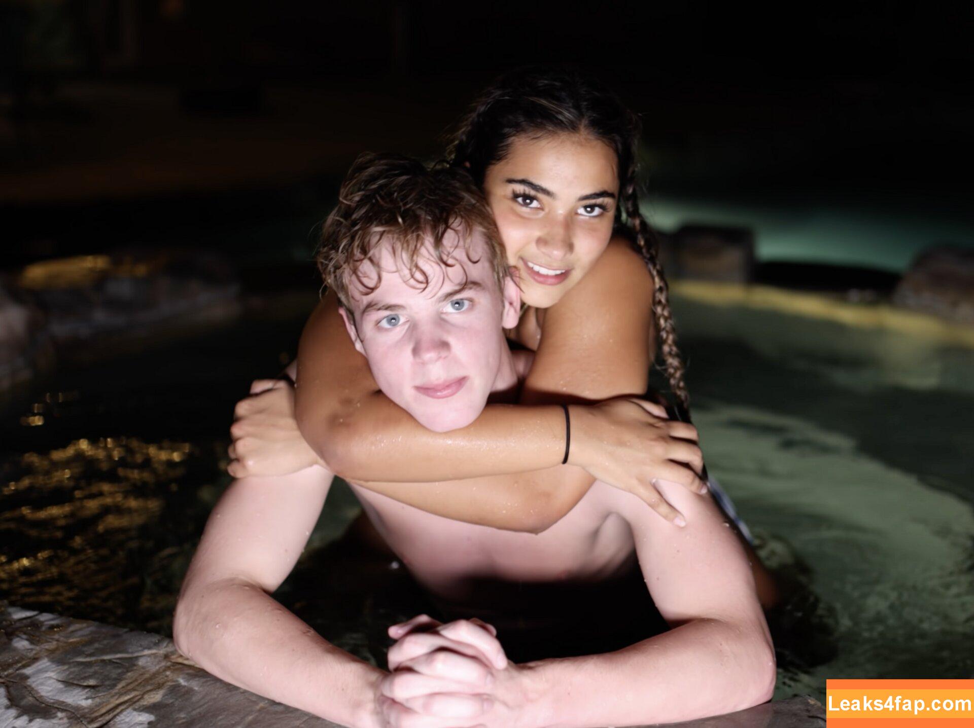 Sienna Gomez /  слитое фото фото #0001