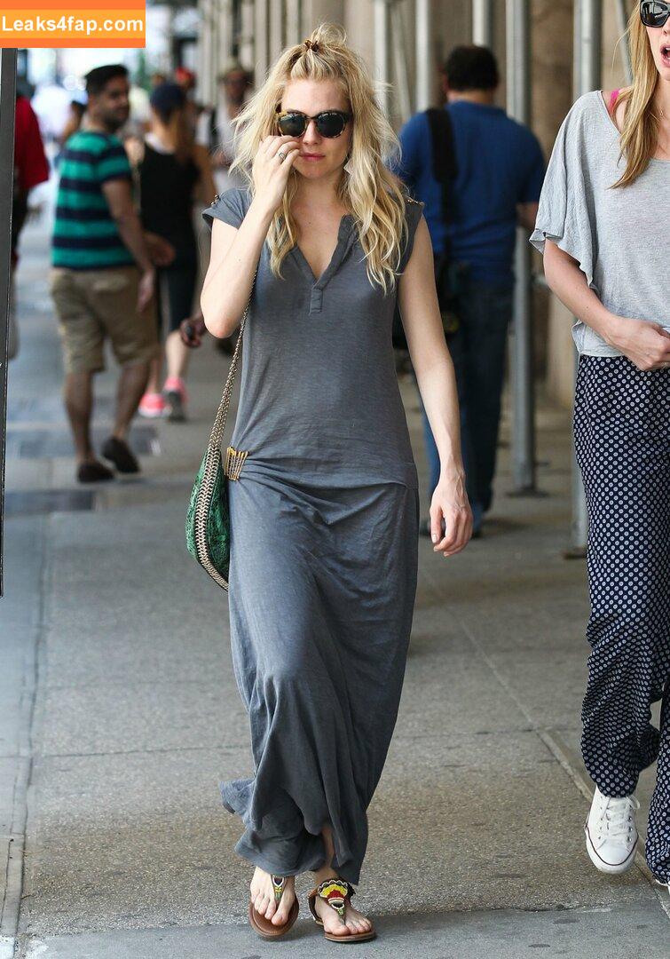 Sienna Miller / siennamillerfree / siennaonline / siennathing leaked photo photo #0059