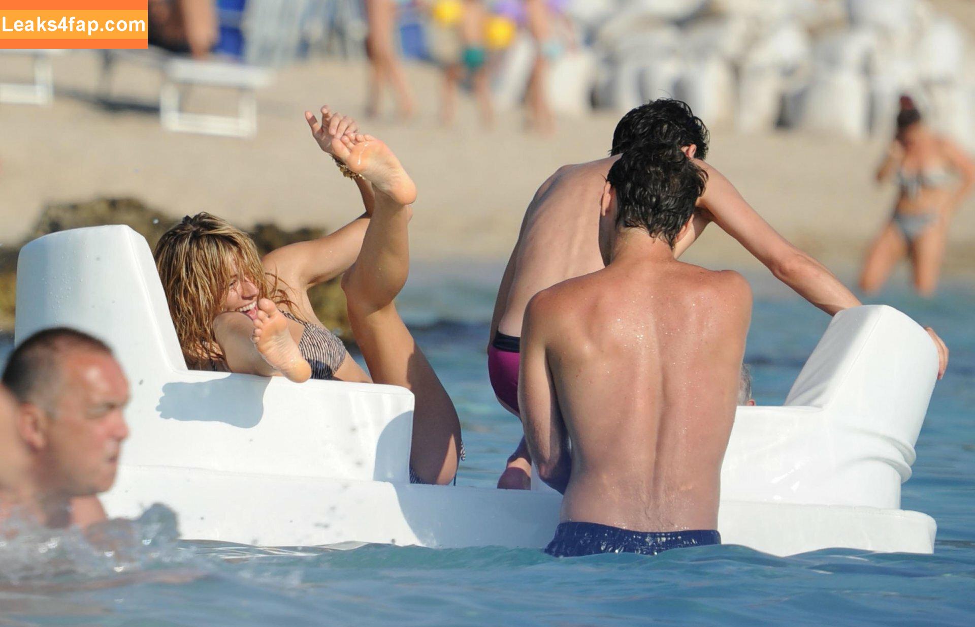 Sienna Miller / siennamillerfree / siennaonline / siennathing leaked photo photo #0060