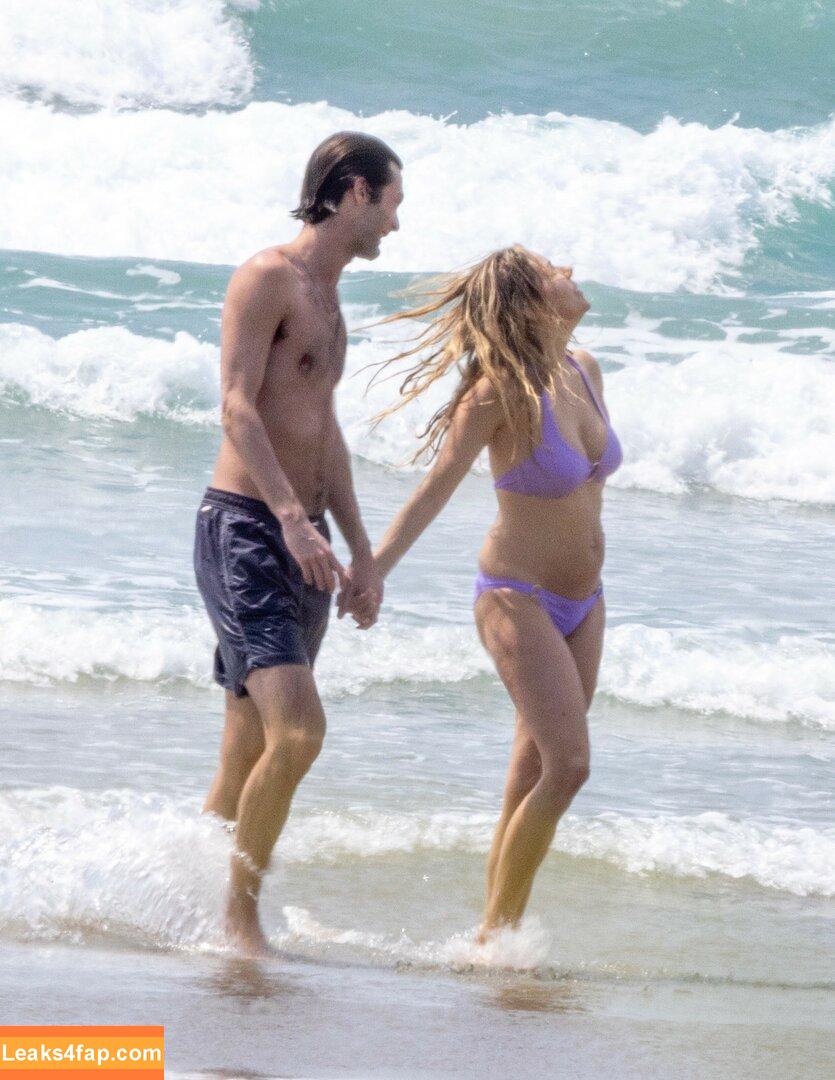 Sienna Miller / siennamillerfree / siennaonline / siennathing leaked photo photo #0093