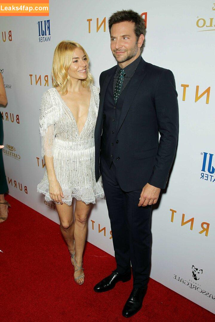 Sienna Miller / siennamillerfree / siennaonline / siennathing leaked photo photo #0142