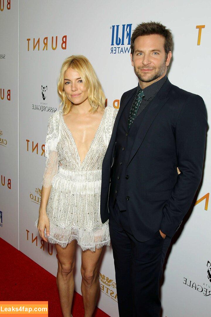 Sienna Miller / siennamillerfree / siennaonline / siennathing leaked photo photo #0155