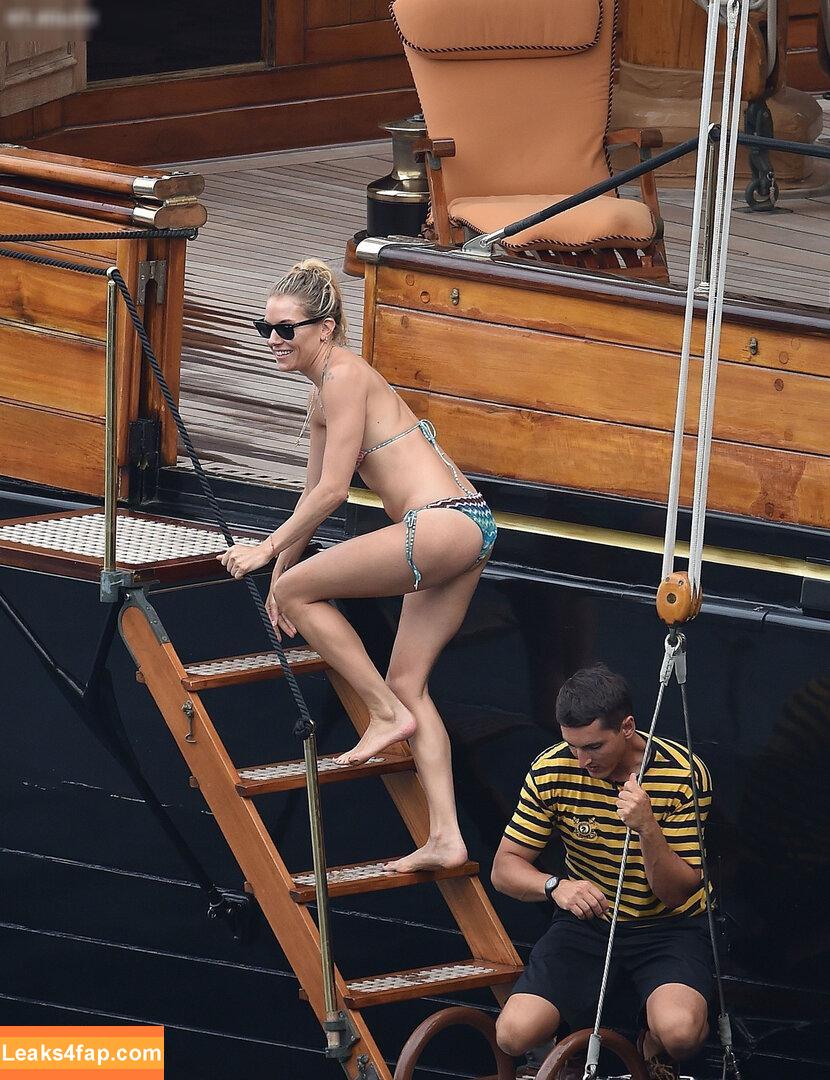 Sienna Miller / siennamillerfree / siennaonline / siennathing leaked photo photo #0179