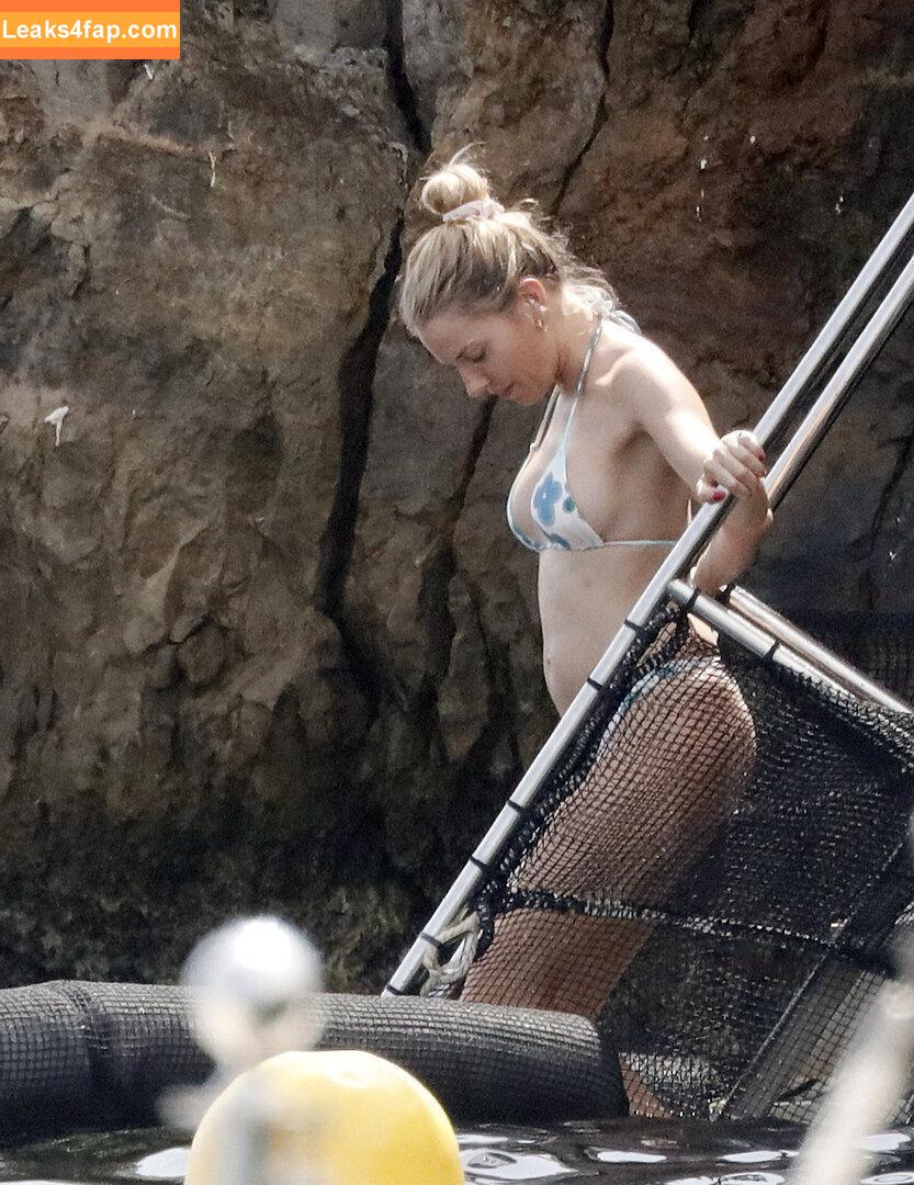Sienna Miller / siennamillerfree / siennaonline / siennathing leaked photo photo #0205