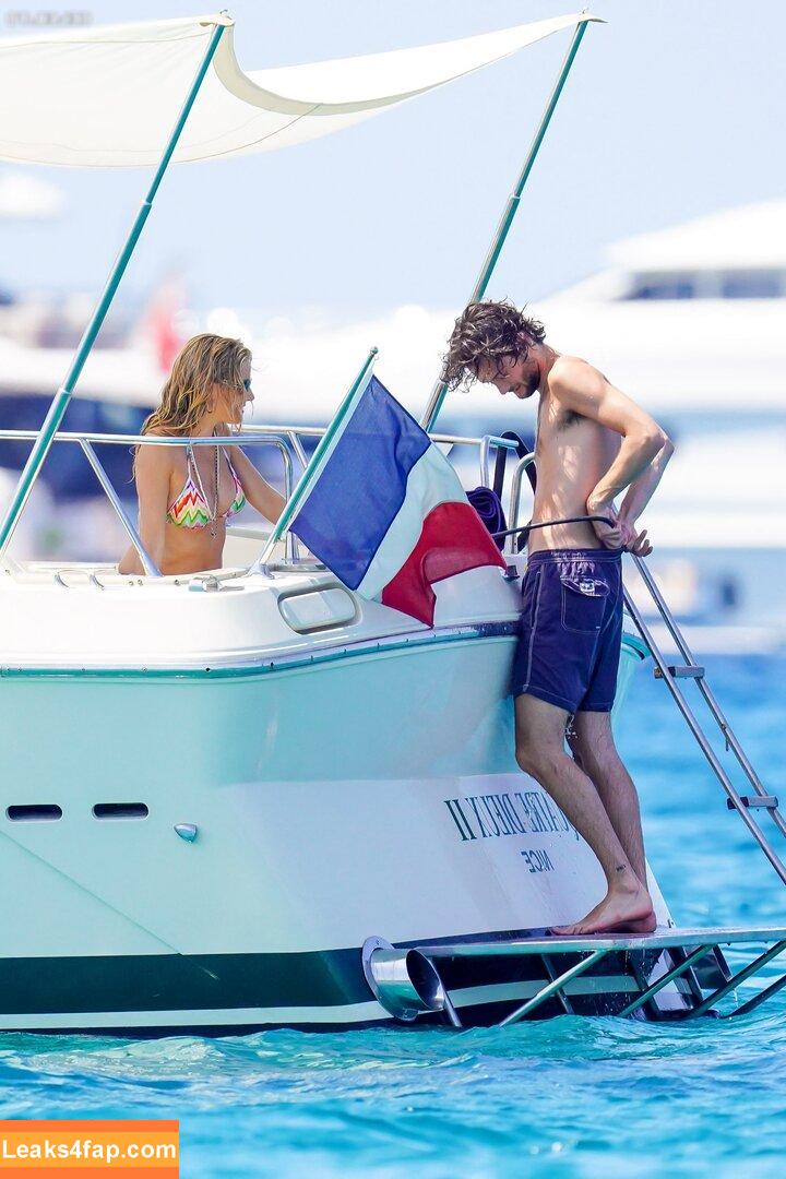 Sienna Miller / siennamillerfree / siennaonline / siennathing leaked photo photo #0215