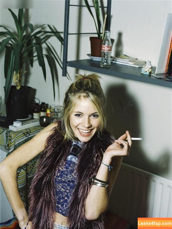 Sienna Miller / siennamillerfree / siennaonline / siennathing leaked photo photo #0229