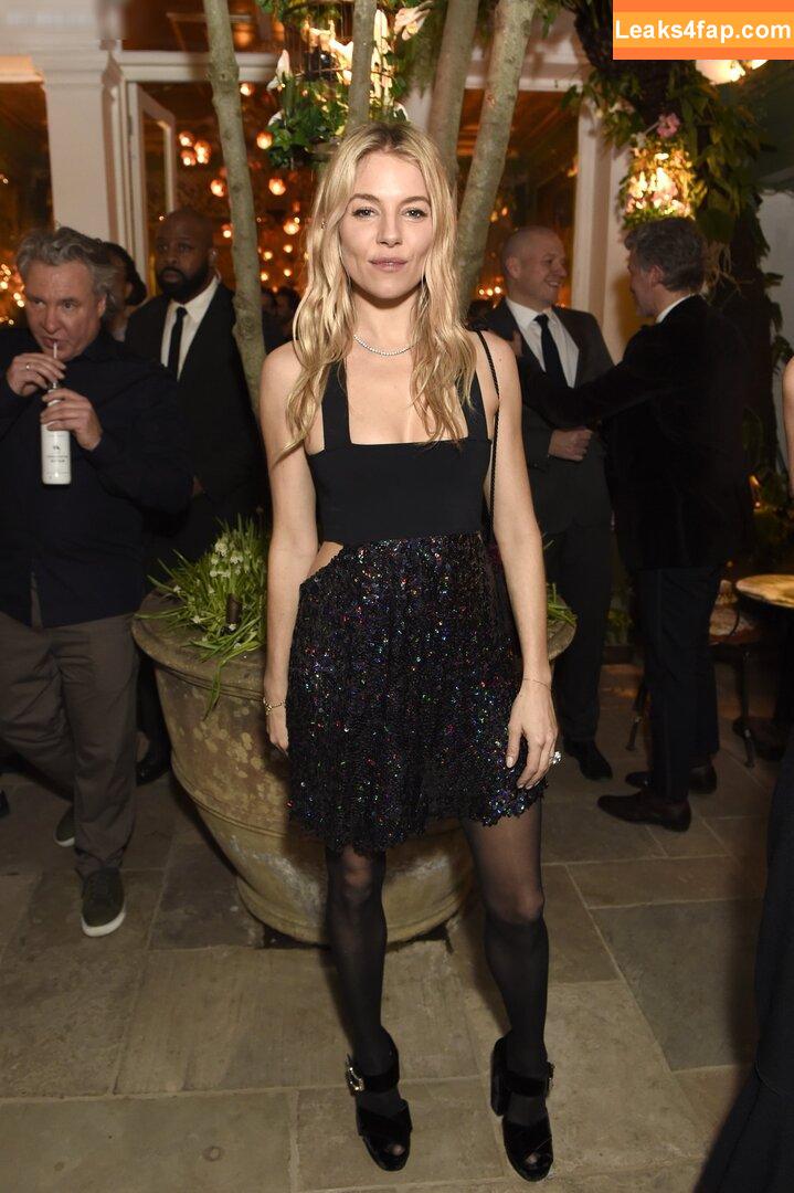 Sienna Miller / siennamillerfree / siennaonline / siennathing leaked photo photo #0249