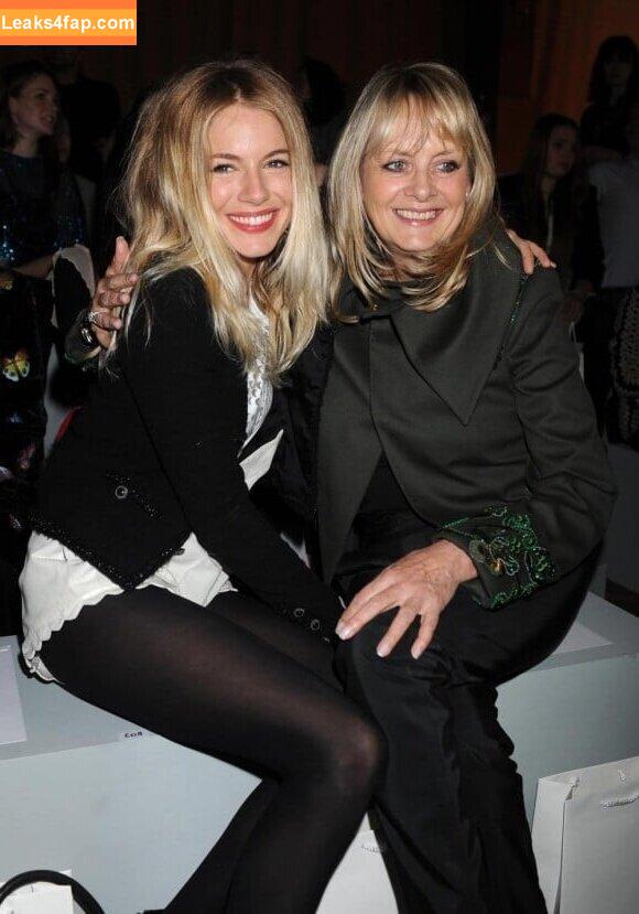 Sienna Miller / siennamillerfree / siennaonline / siennathing leaked photo photo #0250