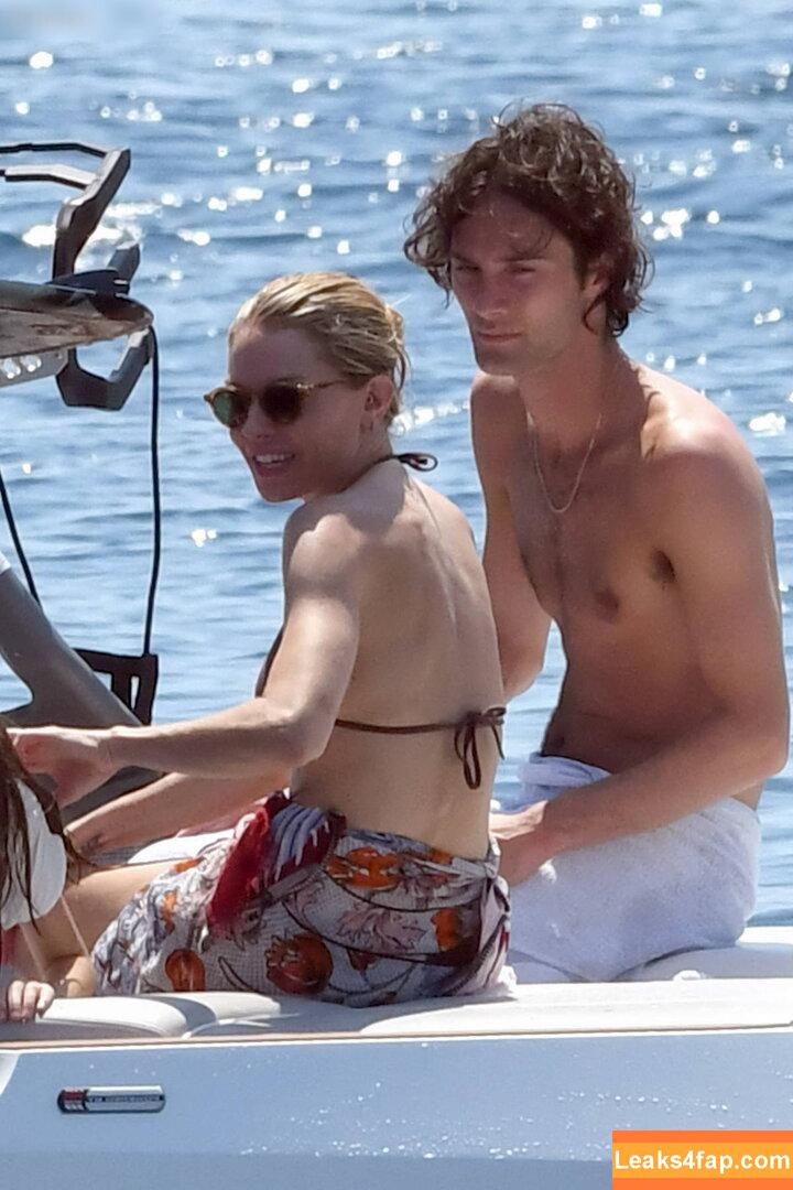 Sienna Miller / siennamillerfree / siennaonline / siennathing leaked photo photo #0429