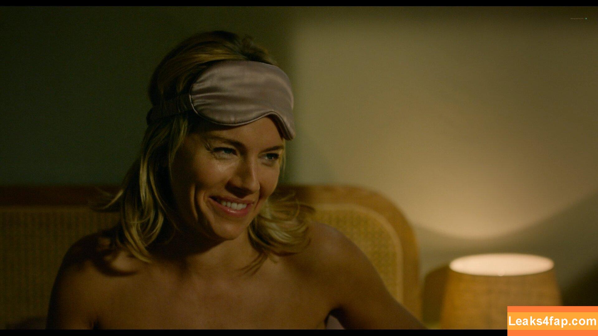 Sienna Miller / siennaonline / siennathing leaked photo photo #0451