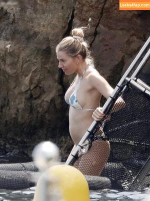 Sienna Miller photo #0199
