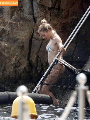 Sienna Miller photo #0202