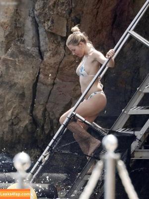 Sienna Miller photo #0203