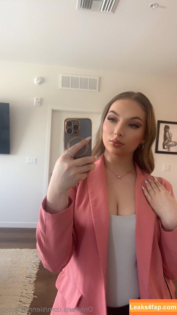 siennavossxo / siennadoss leaked photo photo #0047
