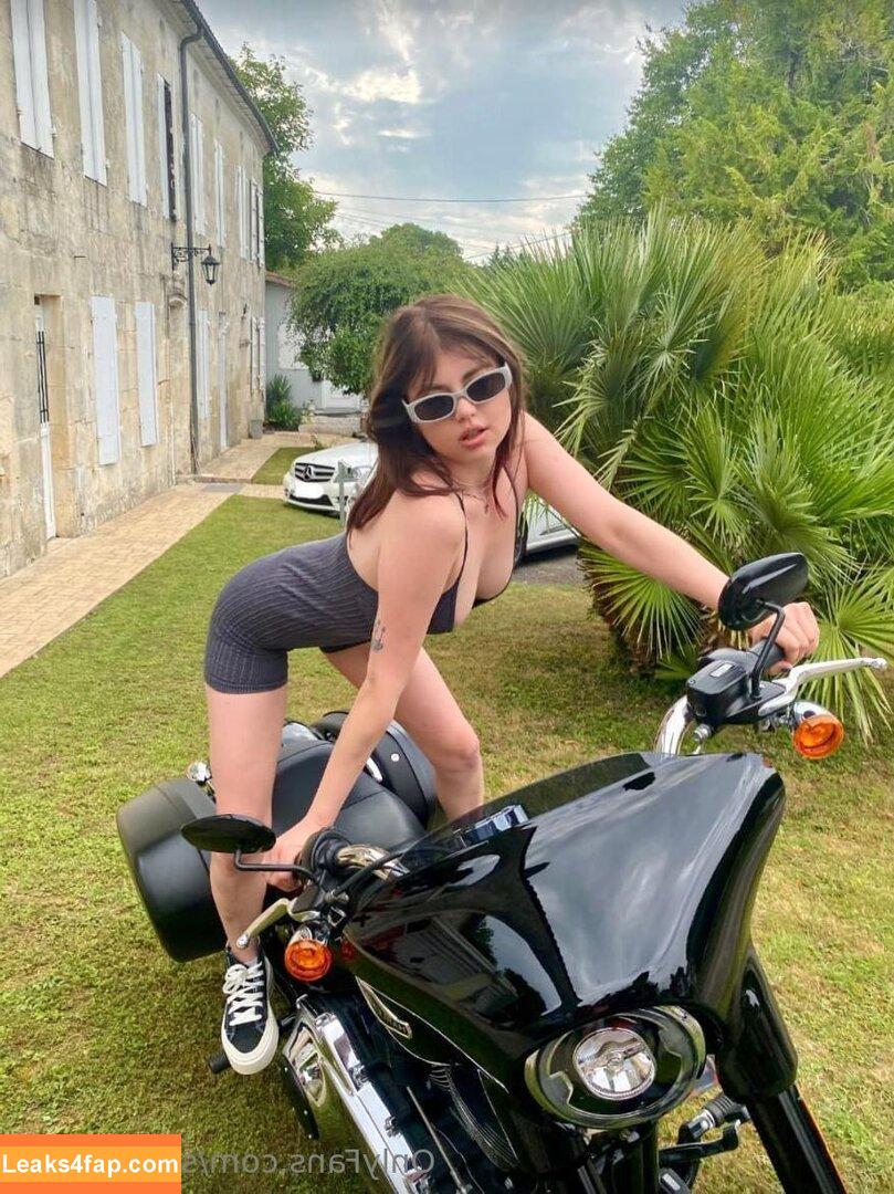siennavoxx / siennasanter leaked photo photo #0052