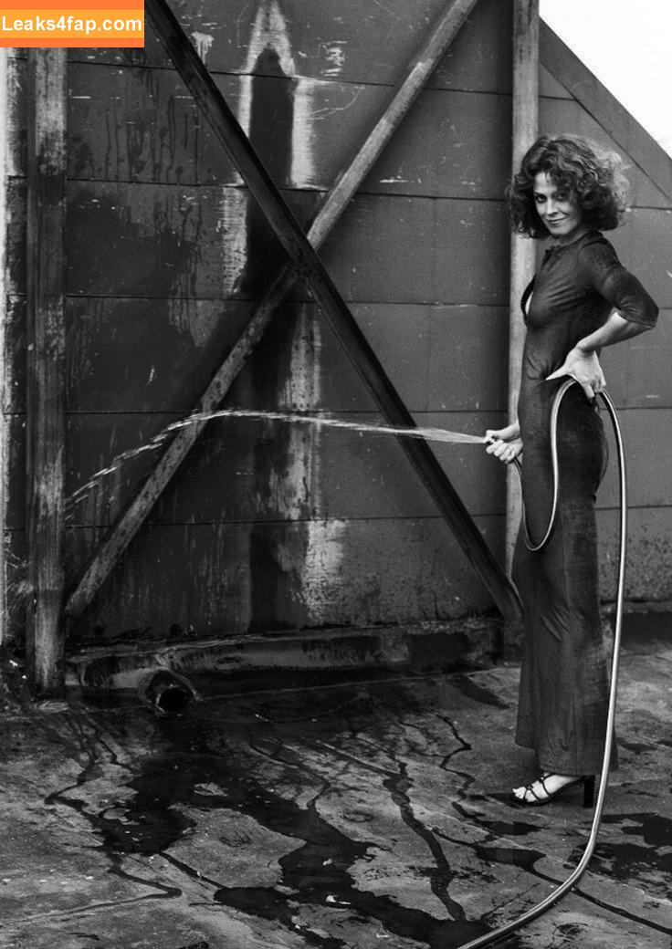 Sigourney Weaver / sigourney.weaver.242 слитое фото фото #0008