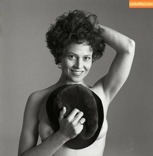 Sigourney Weaver photo #0010