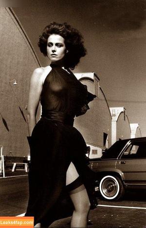 Sigourney Weaver photo #0059