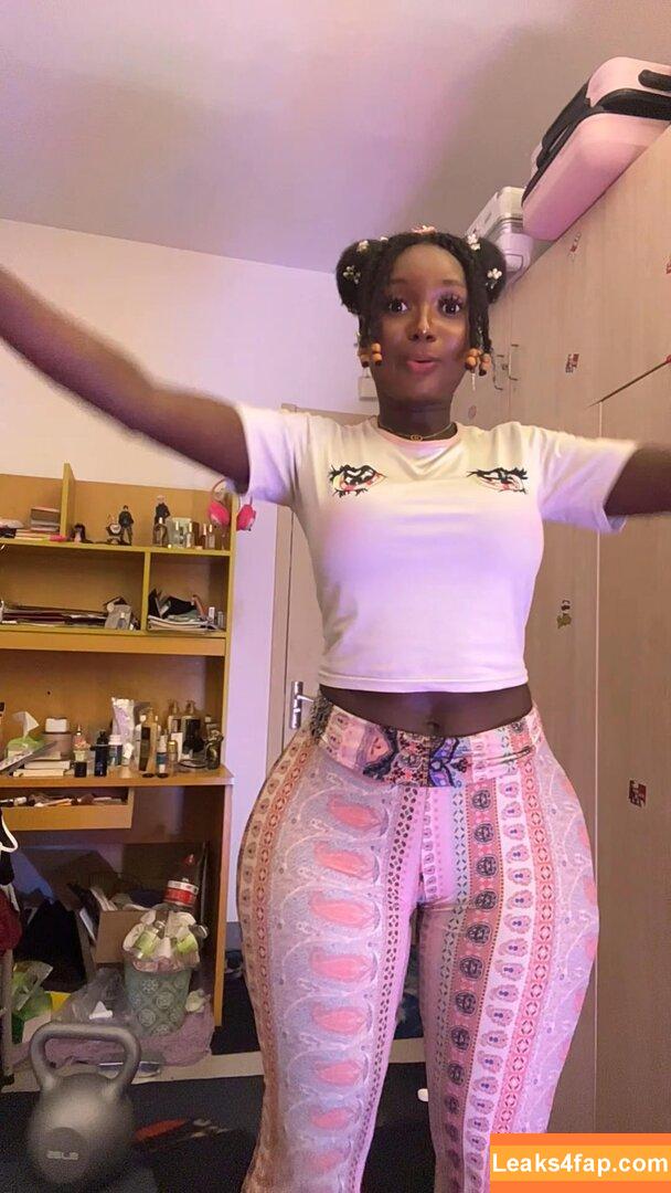 Silingbabyqueen / babyqueenpoly2.0 leaked photo photo #0001