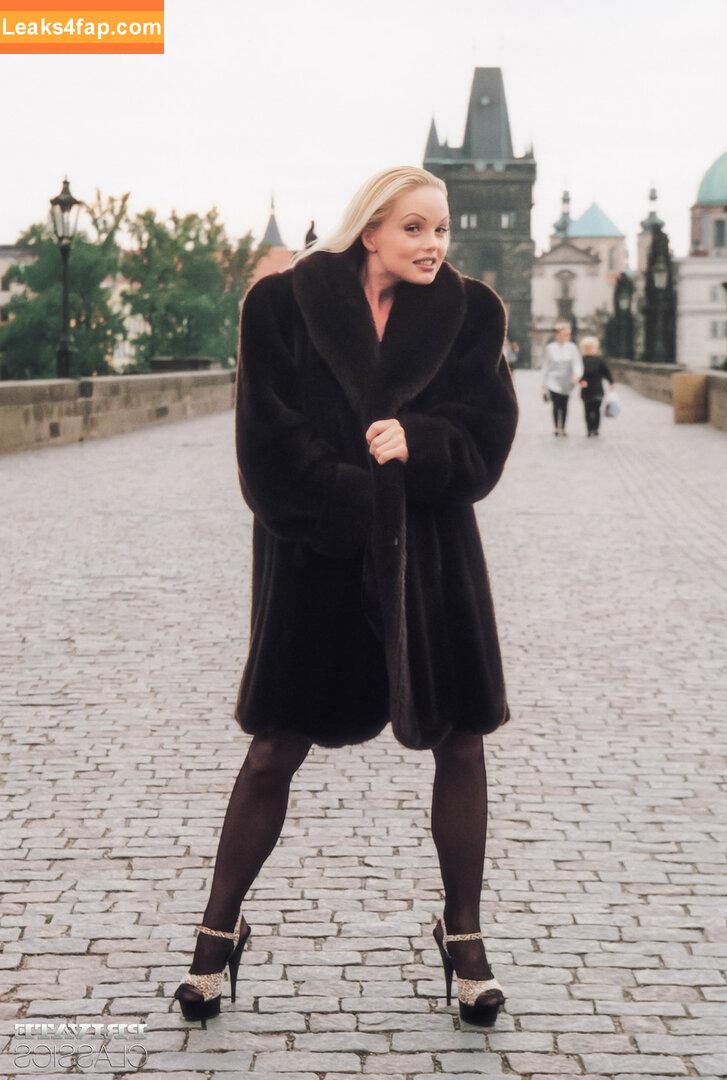 Silvia Saint / Sylvia Saint / saintsylvia / sylviasaint leaked photo photo #0438