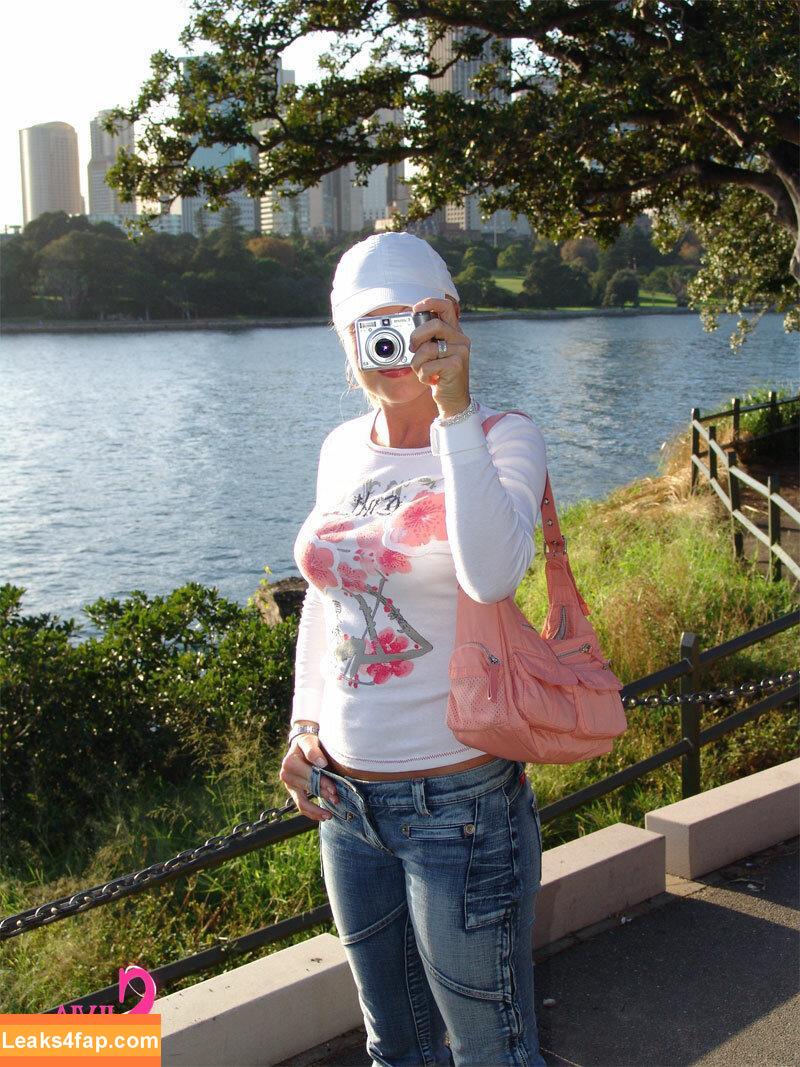 Silvia Saint / Sylvia Saint / saintsylvia / sylviasaint leaked photo photo #0442