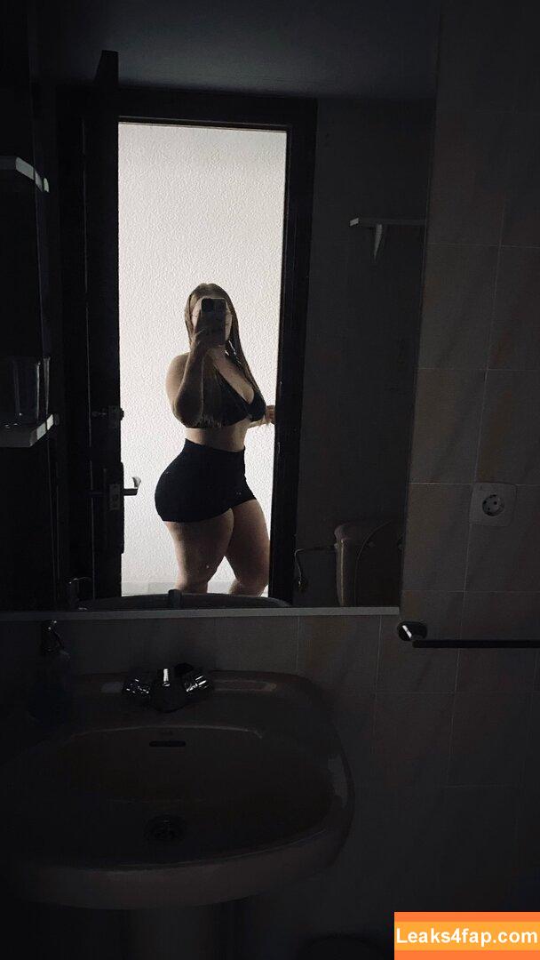 silviiamartz / r3sylvia / silviaxepe leaked photo photo #0003