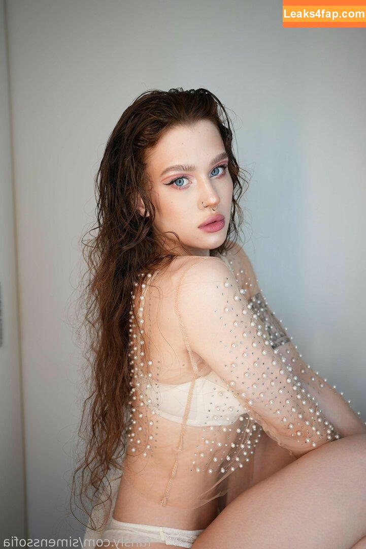 SimensSofia слитое фото фото #0060