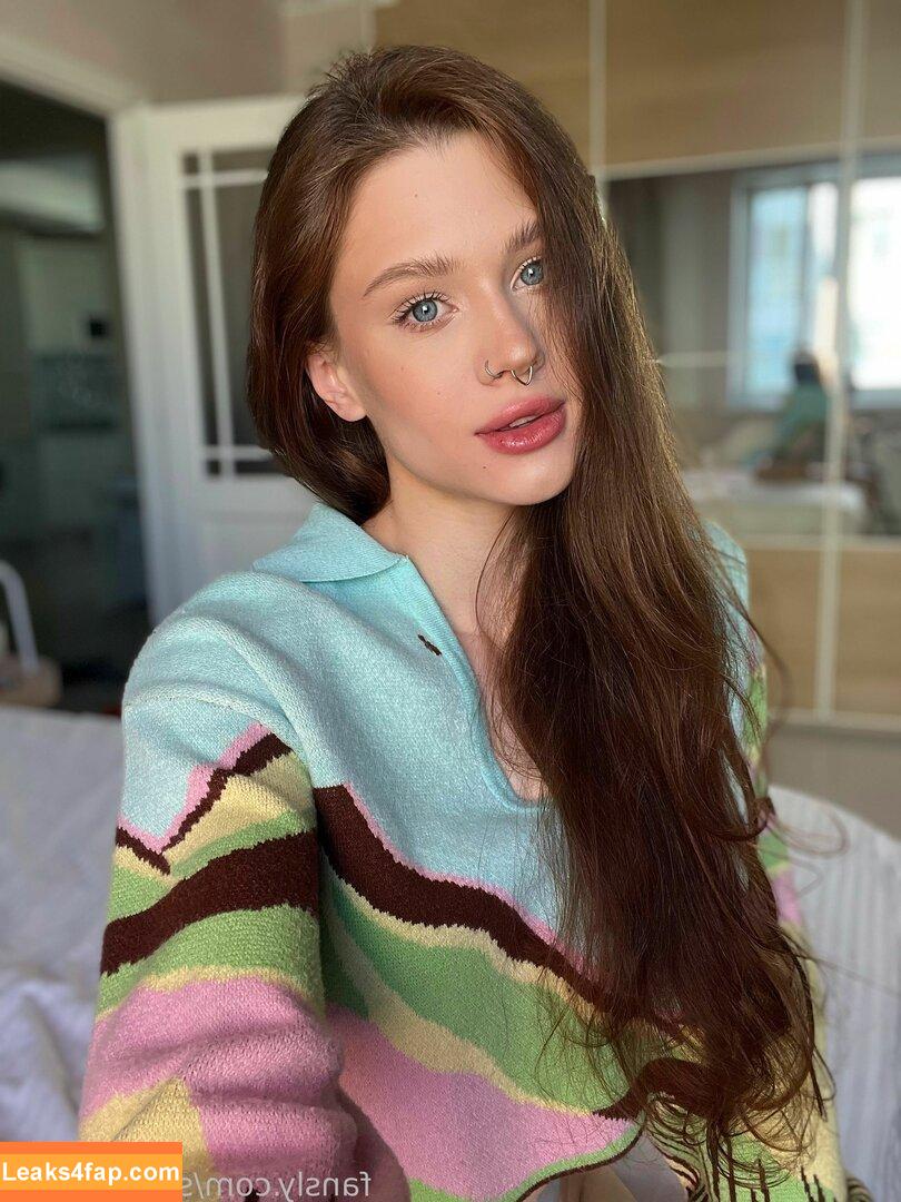 SimensSofia leaked photo photo #0222