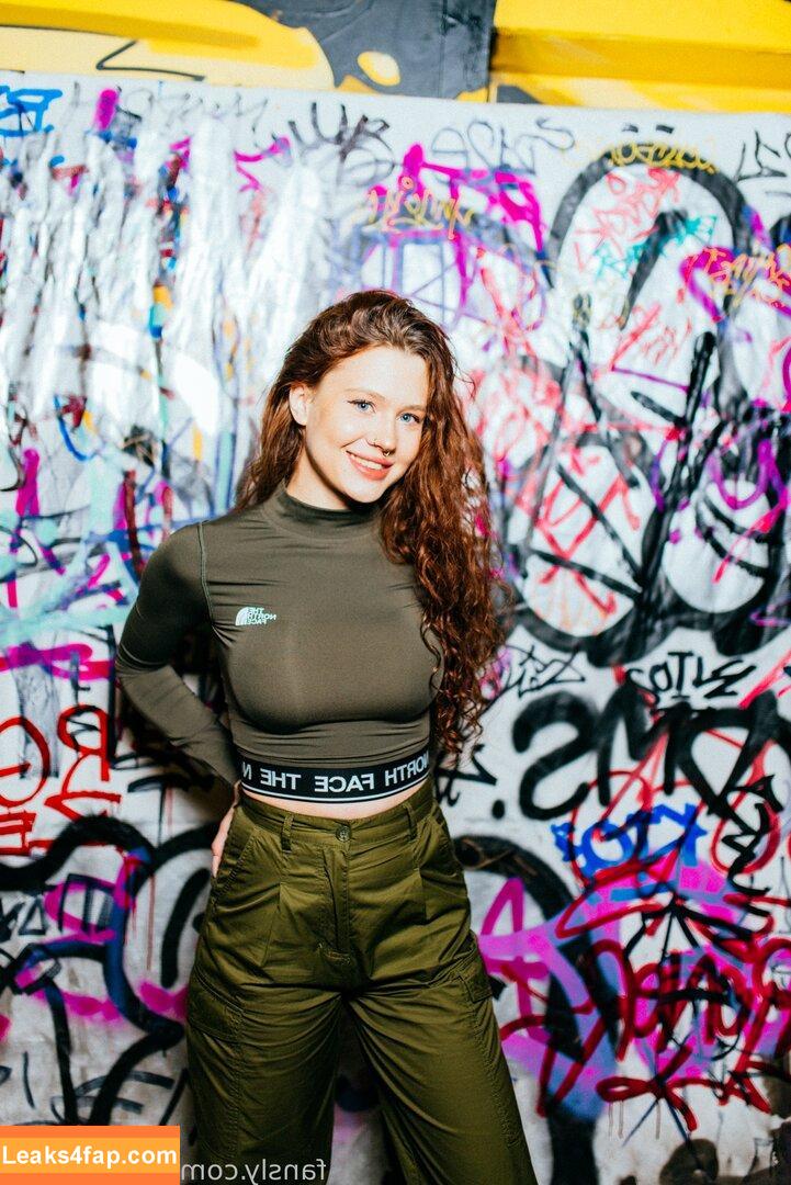 SimensSofia слитое фото фото #0370