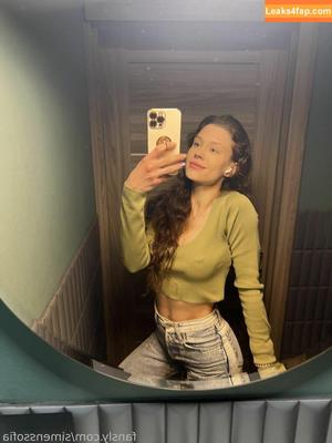 SimensSofia photo #0380