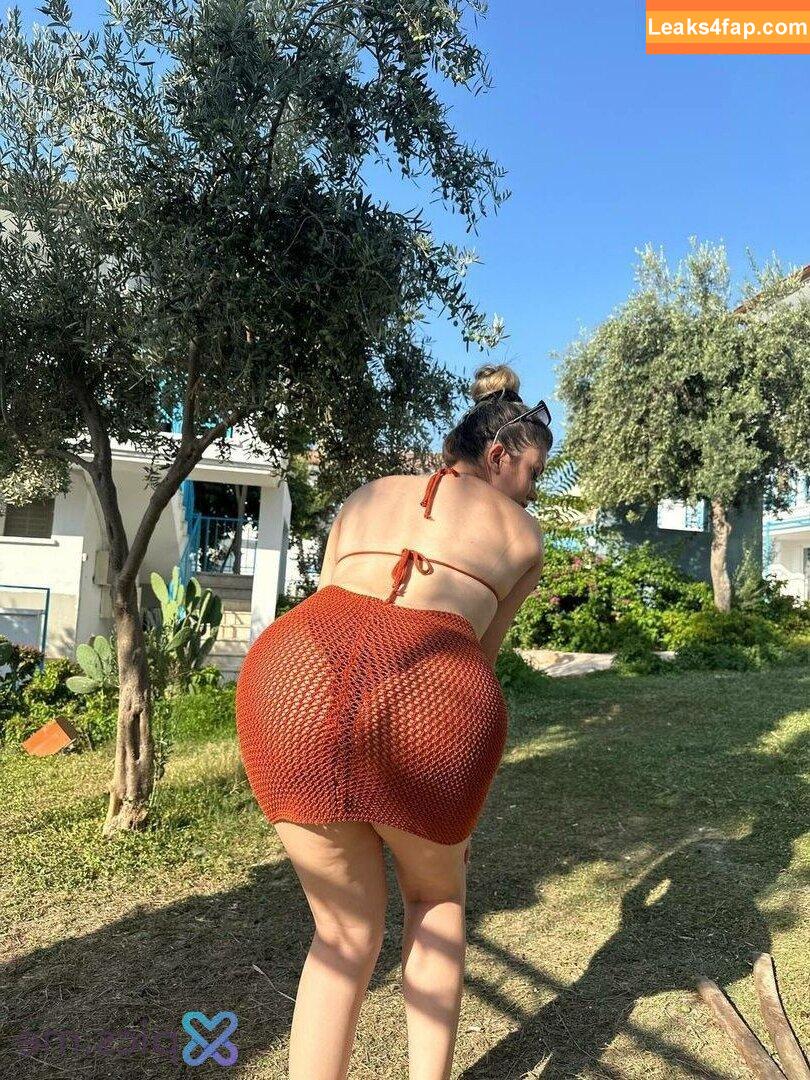 Simge Barankoğlu /  leaked photo photo #0025