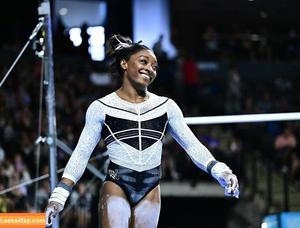 Simone Biles фото #0033