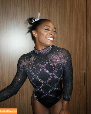 Simone Biles фото #0037