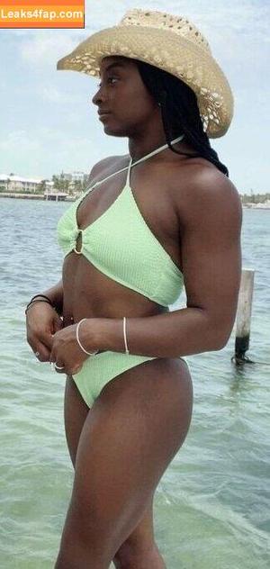 Simone Biles photo #0192