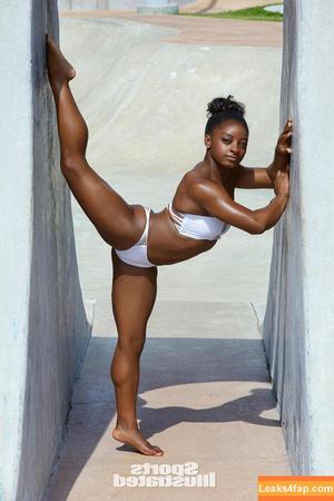 Simone Biles photo #0236