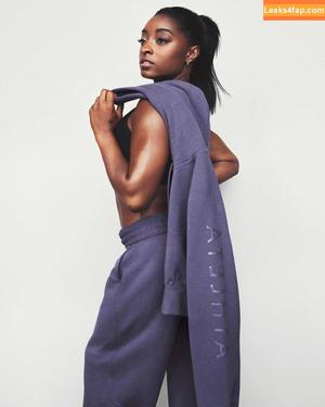 Simone Biles photo #0277