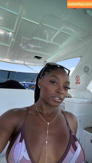Simone Biles photo #0289