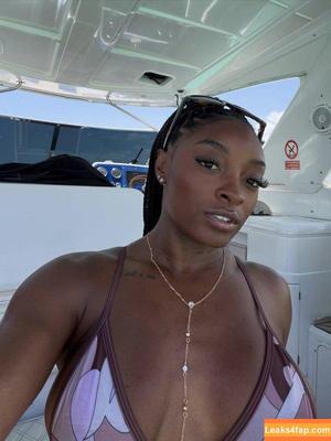 Simone Biles photo #0293